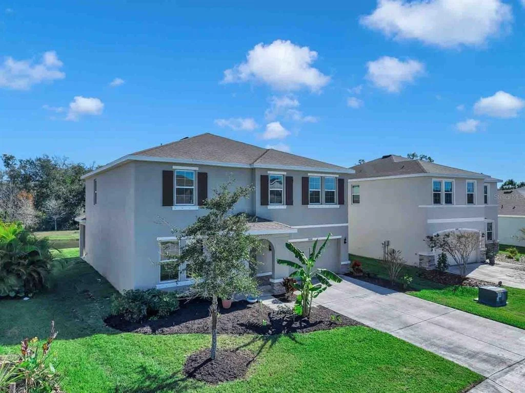 Photo of 16454 WOODSIDE GLEN