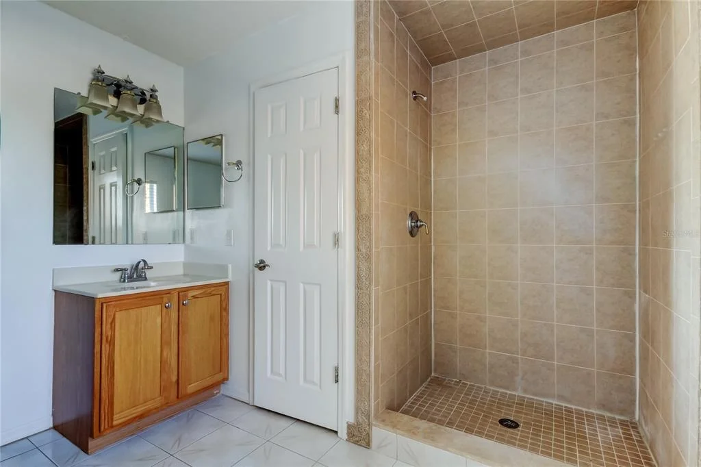 Photo of 11309 OUTRIGGER AVENUE