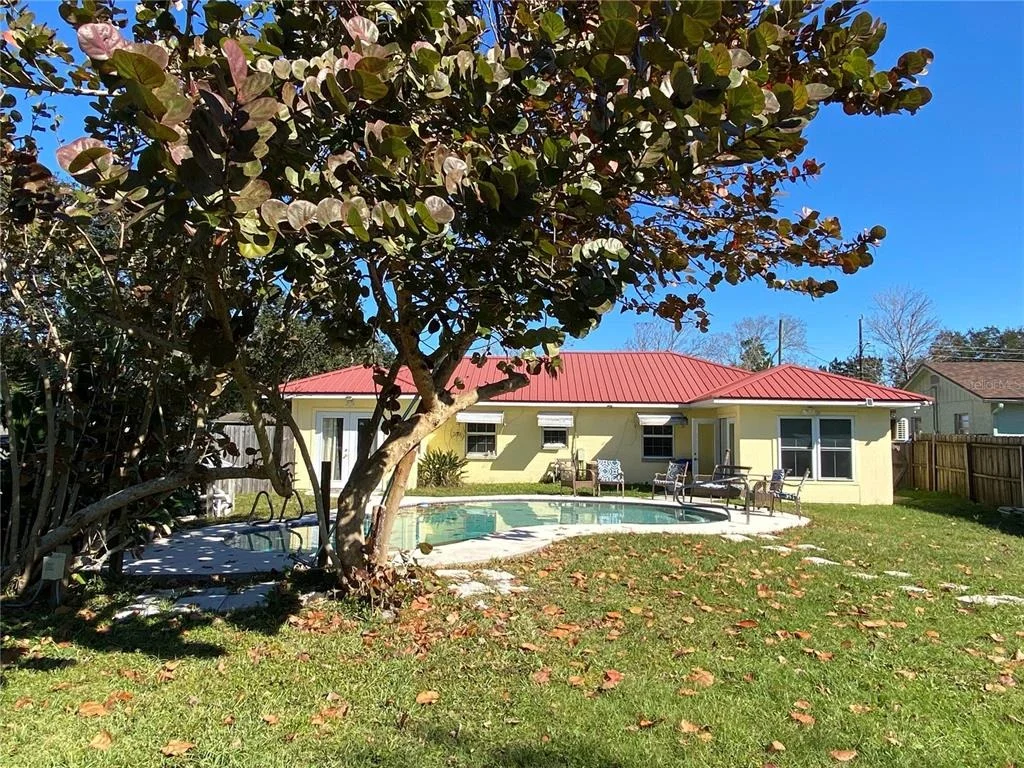 Photo of 910 LAKE AVENUE