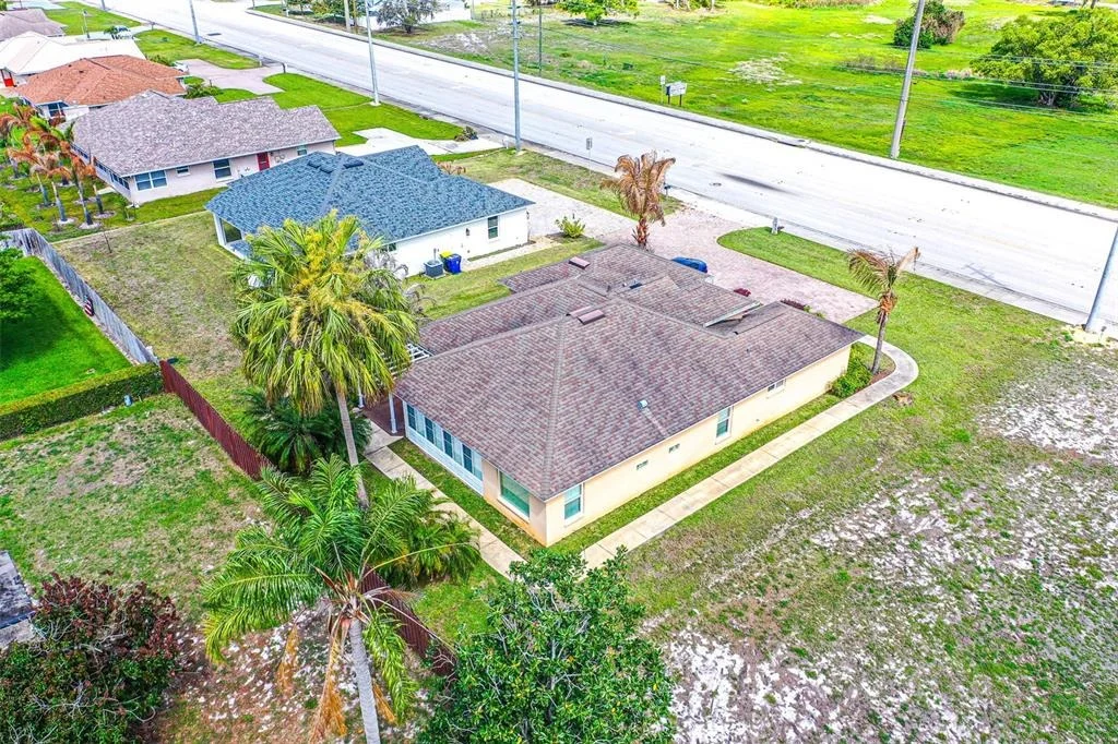 Photo of 3715 SEBRING PARKWAY