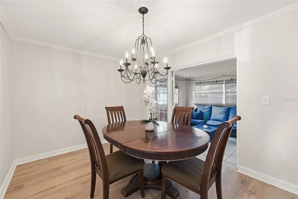 Photo of 9627 HIDDEN OAKS CIRCLE