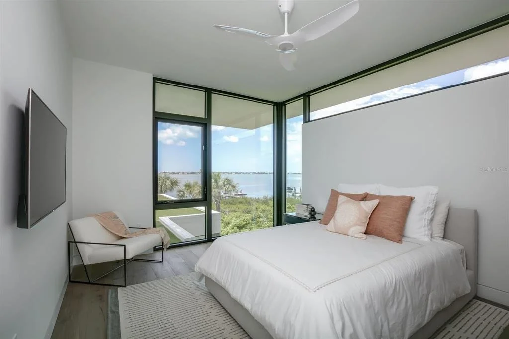 Photo of 1500 BAYVIEW DRIVE