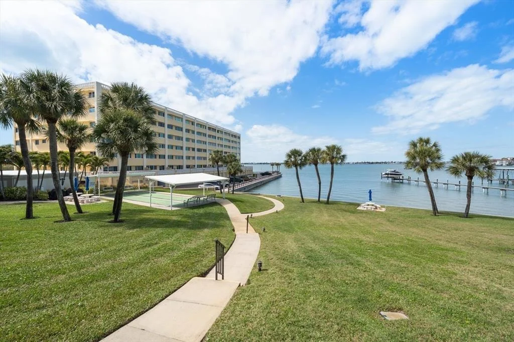 Photo of Unit 114A at 100 BLUFF VIEW DRIVE
