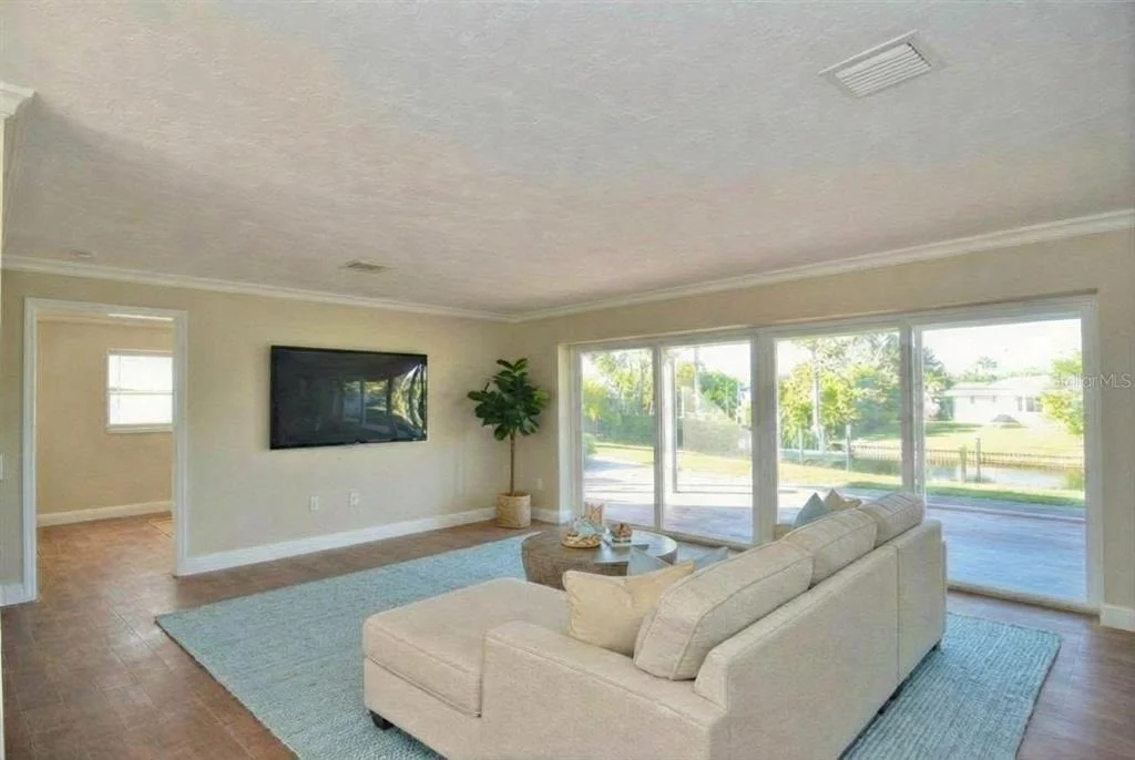 Photo of 724 EL DORADO DRIVE
