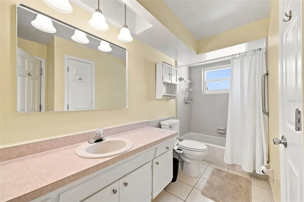 Photo of 2069 KINGFISHER DRIVE