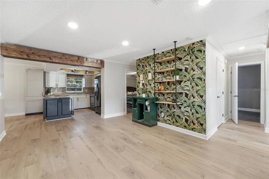 Photo of 9627 HIDDEN OAKS CIRCLE