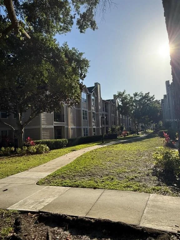 Photo of Unit 307 at 2015 ERVING CIRCLE