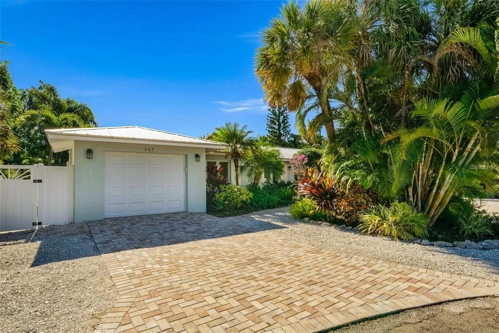 Photo of 207 PEACOCK LANE