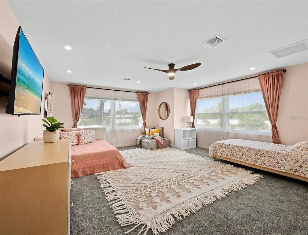 Photo of 430 ISLAND CIRCLE