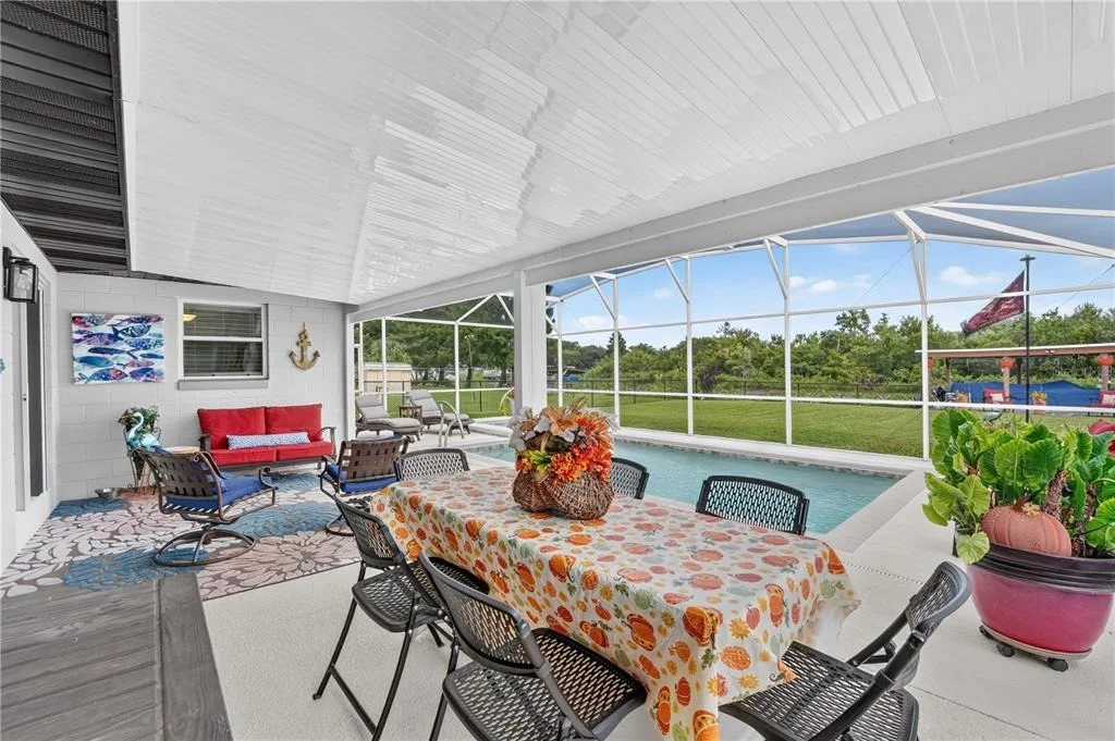Photo of 28050 LOIS DRIVE