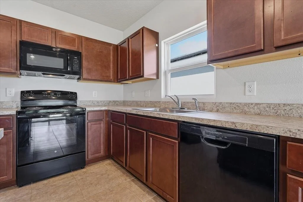 Photo of 813 EAGLE ROCK TER