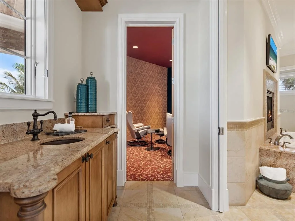Photo of 1423 HILLVIEW DRIVE