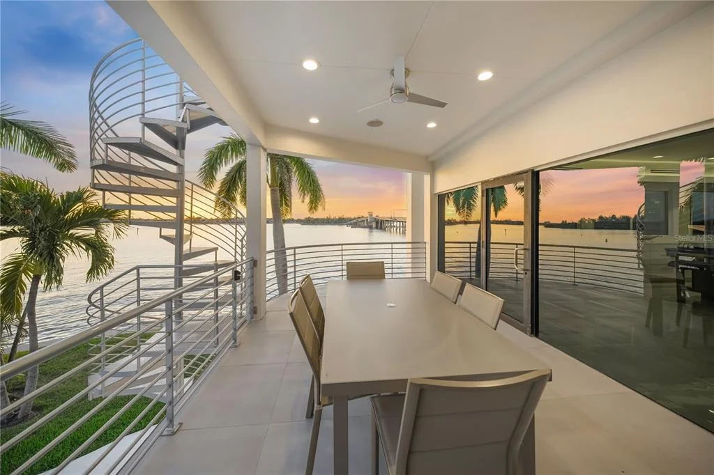 Photo of 1400 SIESTA DRIVE