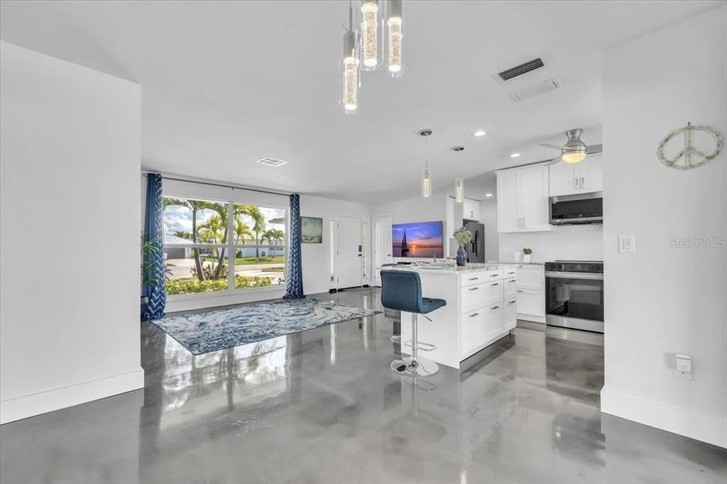 Photo of 2424 ROSA LANE