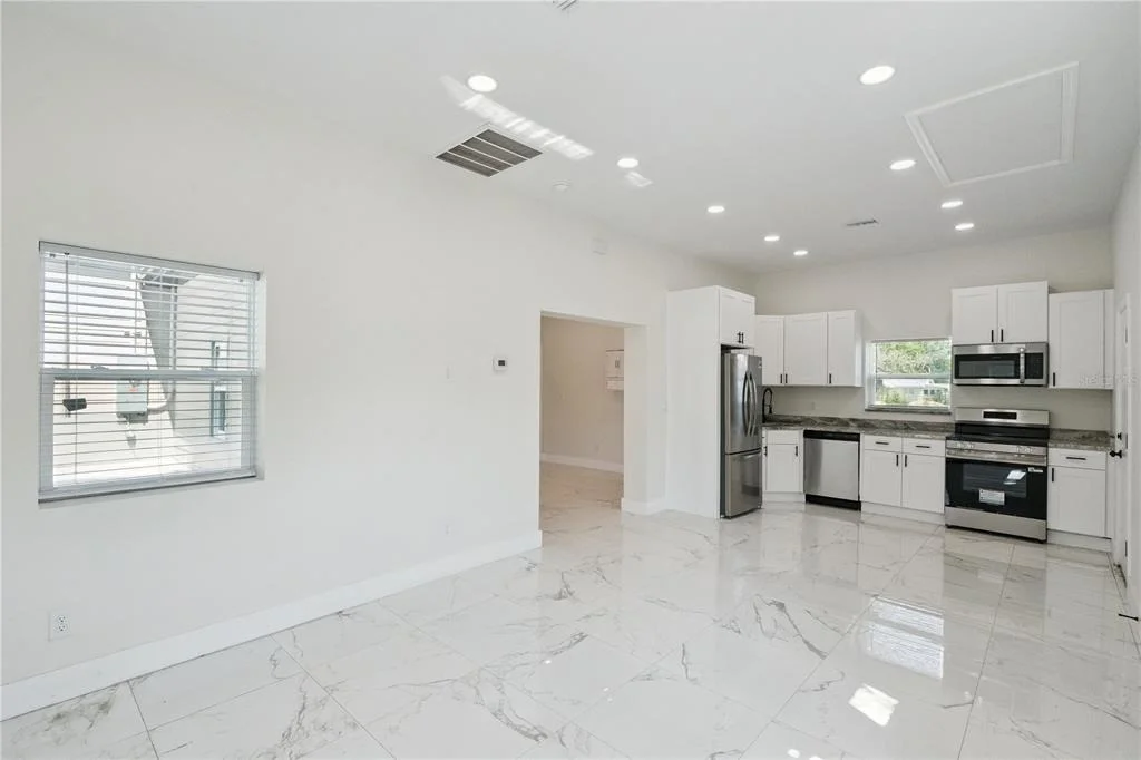 Photo of 207 AVENUE E SE