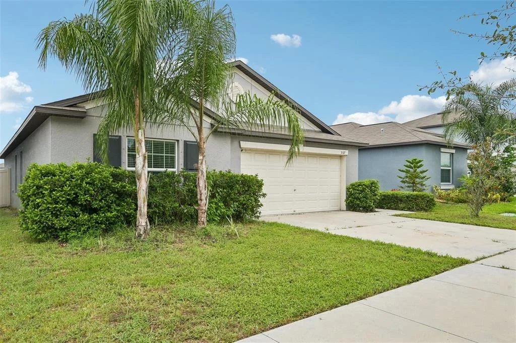 Photo of 5517 BLUE AZURE DRIVE