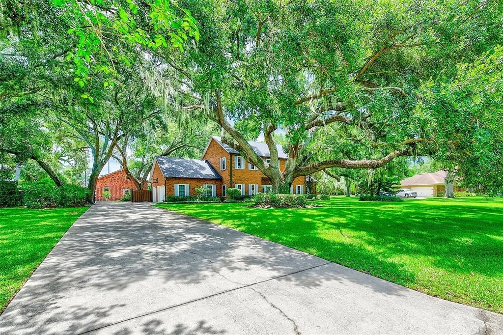Photo of 807 CENTERBROOK DRIVE