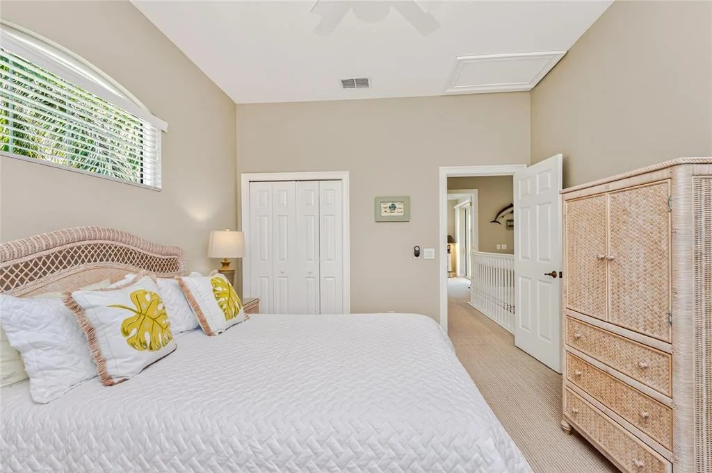 Photo of 3337 SUNSET KEY CIRCLE