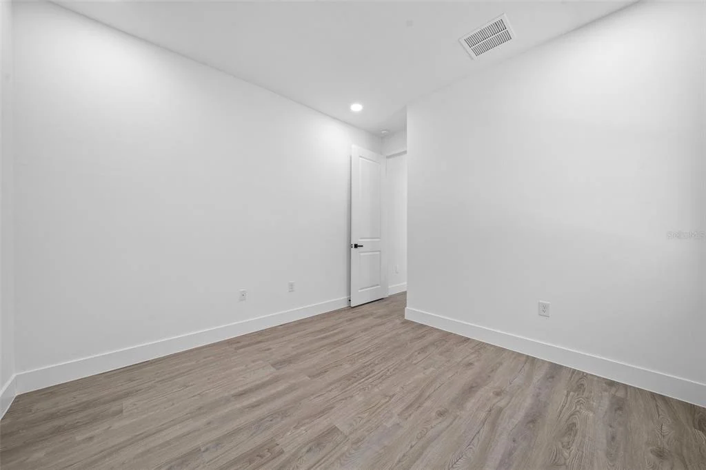 Photo of 4 OAK CIRCLE