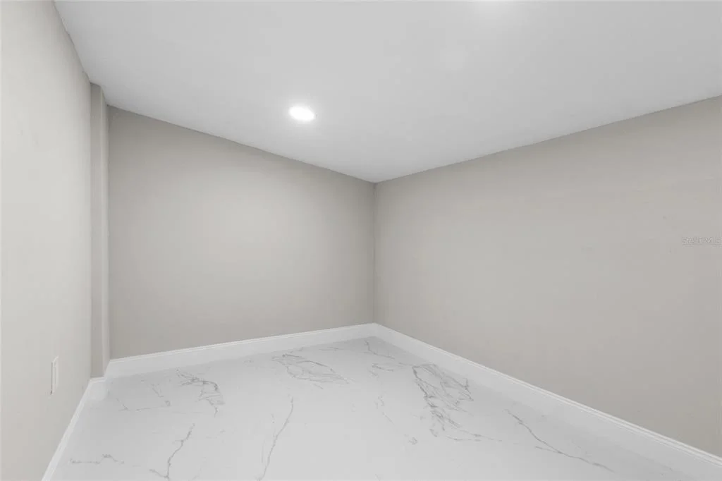 Photo of 1375 LAKE DRIVE