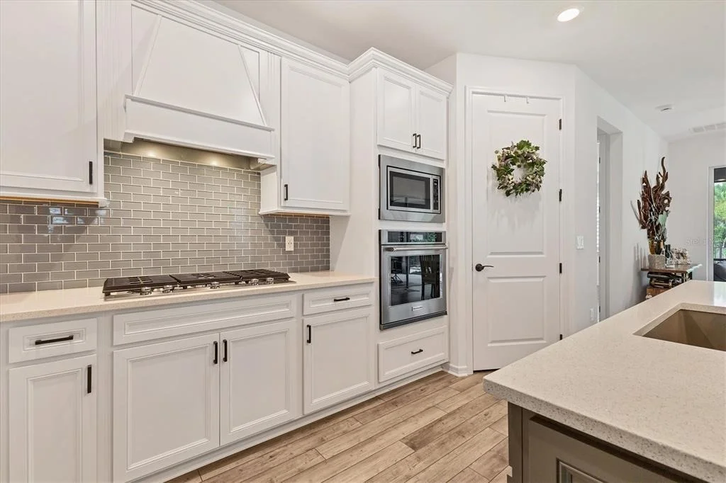 Photo of 10622 WYNWARD WAY