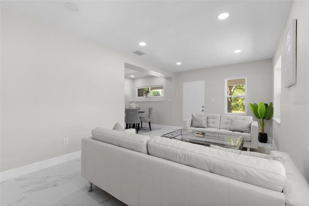 Photo of 1375 LAKE DRIVE