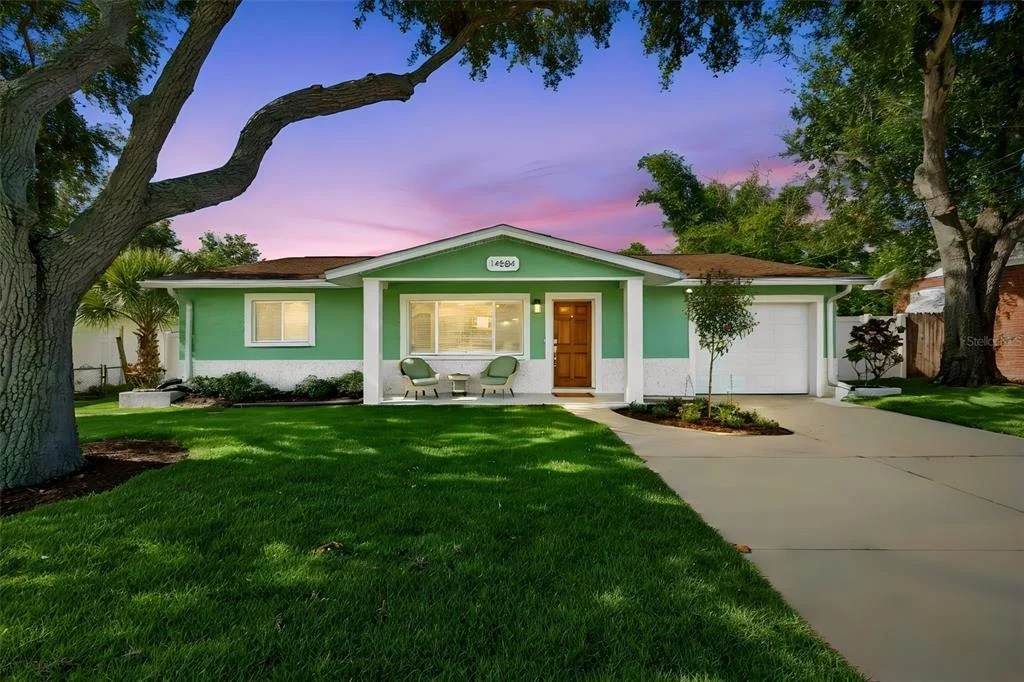 Photo of 14584 APACHE AVENUE