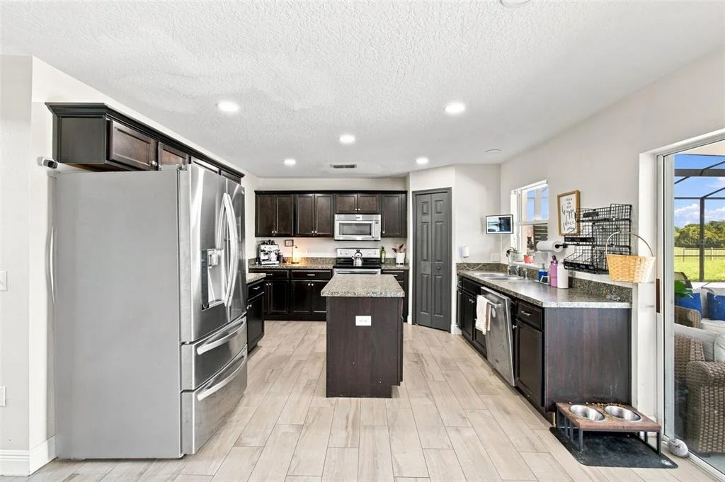 Photo of 6113 WATERFIELD WAY