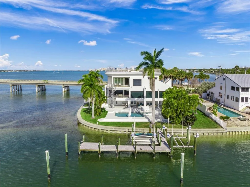 Photo of 1400 SIESTA DRIVE