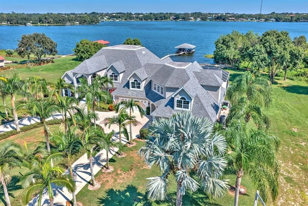 Photo of 492 SUNSET POINTE DRIVE
