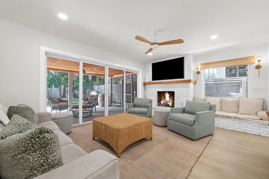 Photo of 730 BAY ESPLANADE
