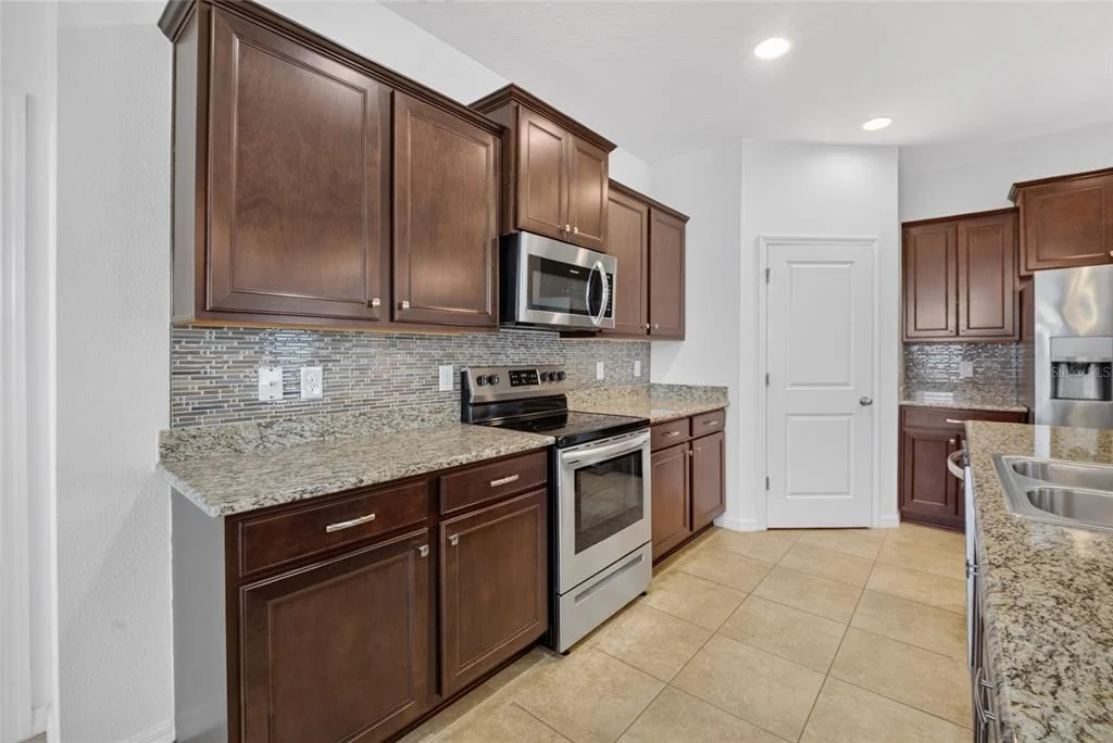 Photo of 5198 NE 19TH PLACE