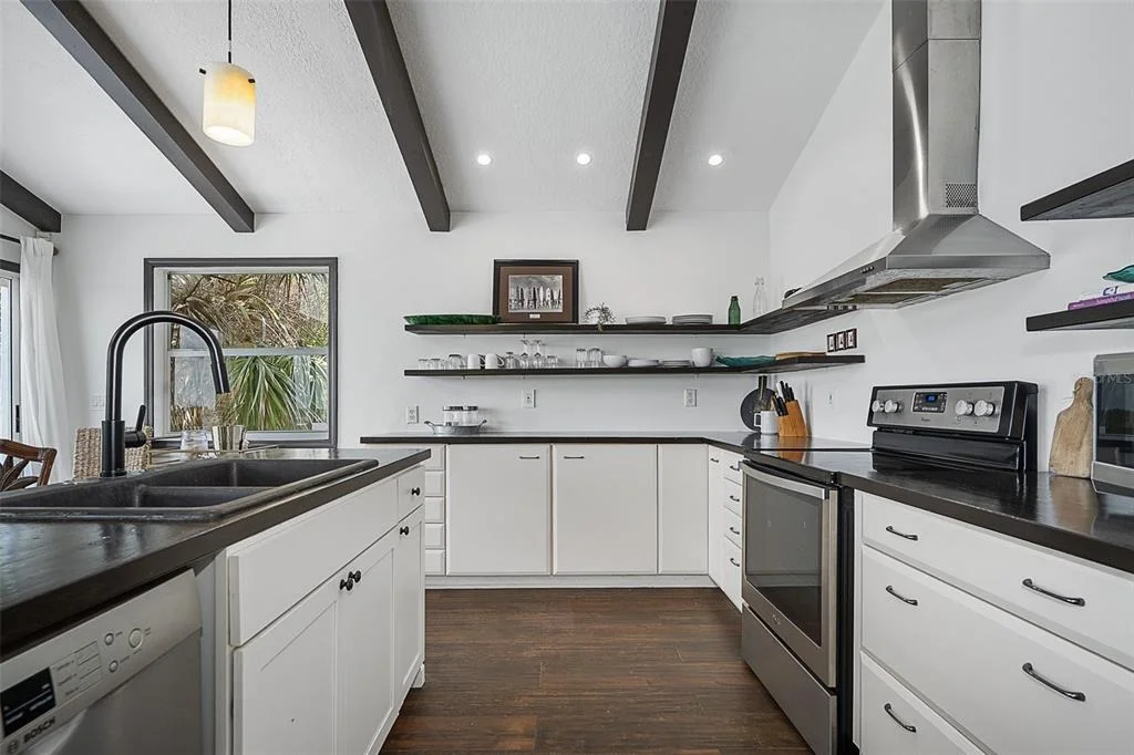 Photo of 3110 JOHN ANDERSON DRIVE