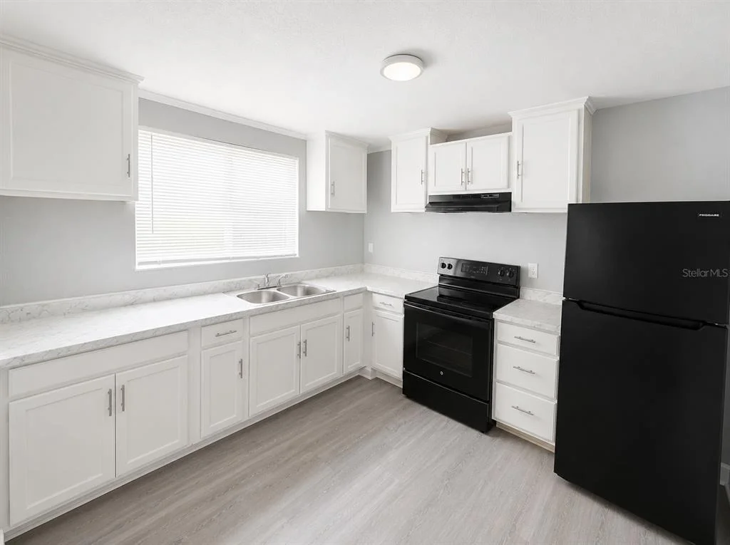 Photo of 415 AVENUE E SE