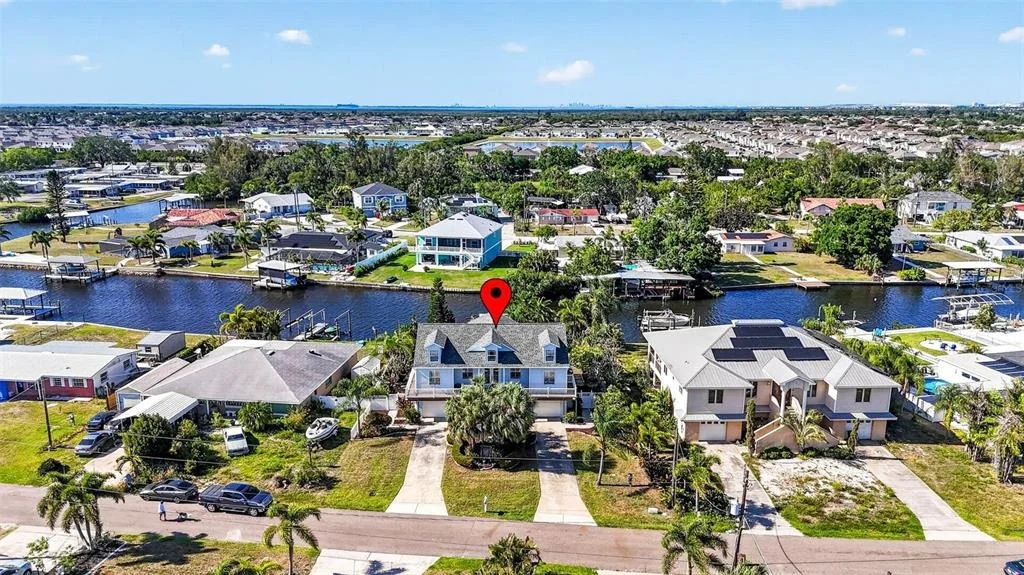 Photo of 821 BLUE HERON BOULEVARD