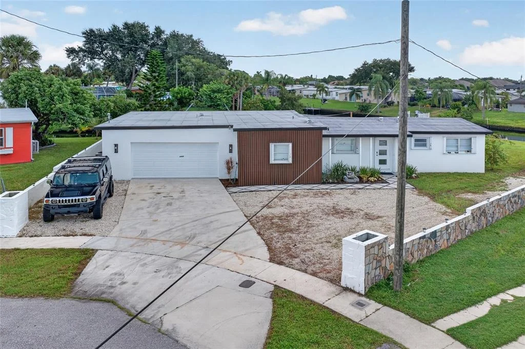 Photo of 6484 ANGLE PLACE