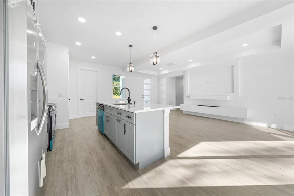 Photo of 4 OAK CIRCLE