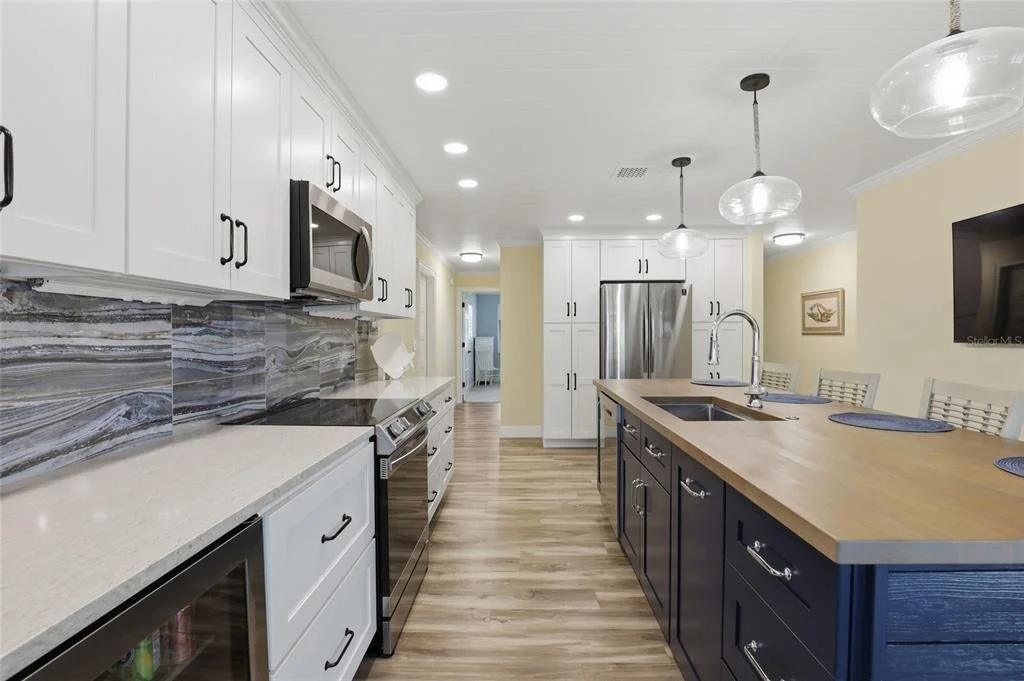 Photo of 707 BEVERLY ROAD