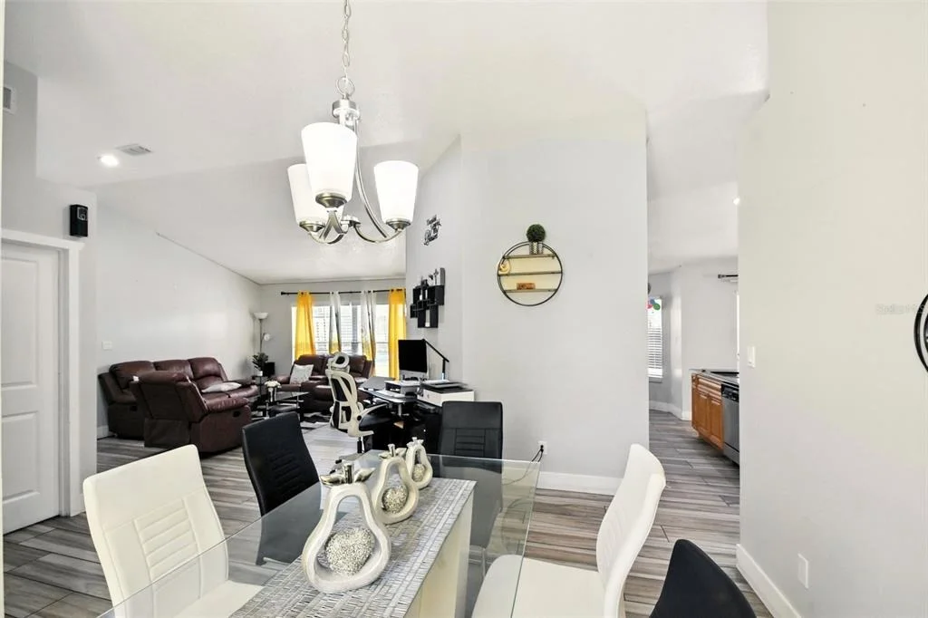 Photo of 6084 BROOKHILL CIRCLE