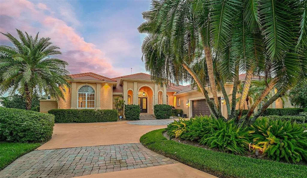 Photo of 909 MACEWEN DRIVE