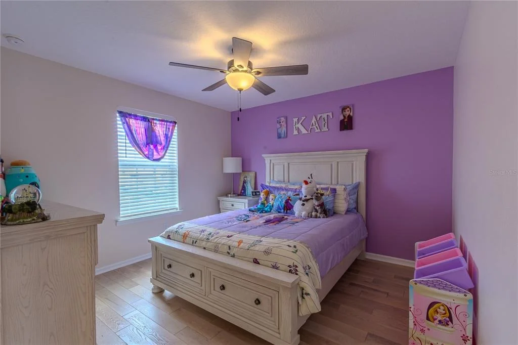 Photo of 1261 LONE PALM WAY