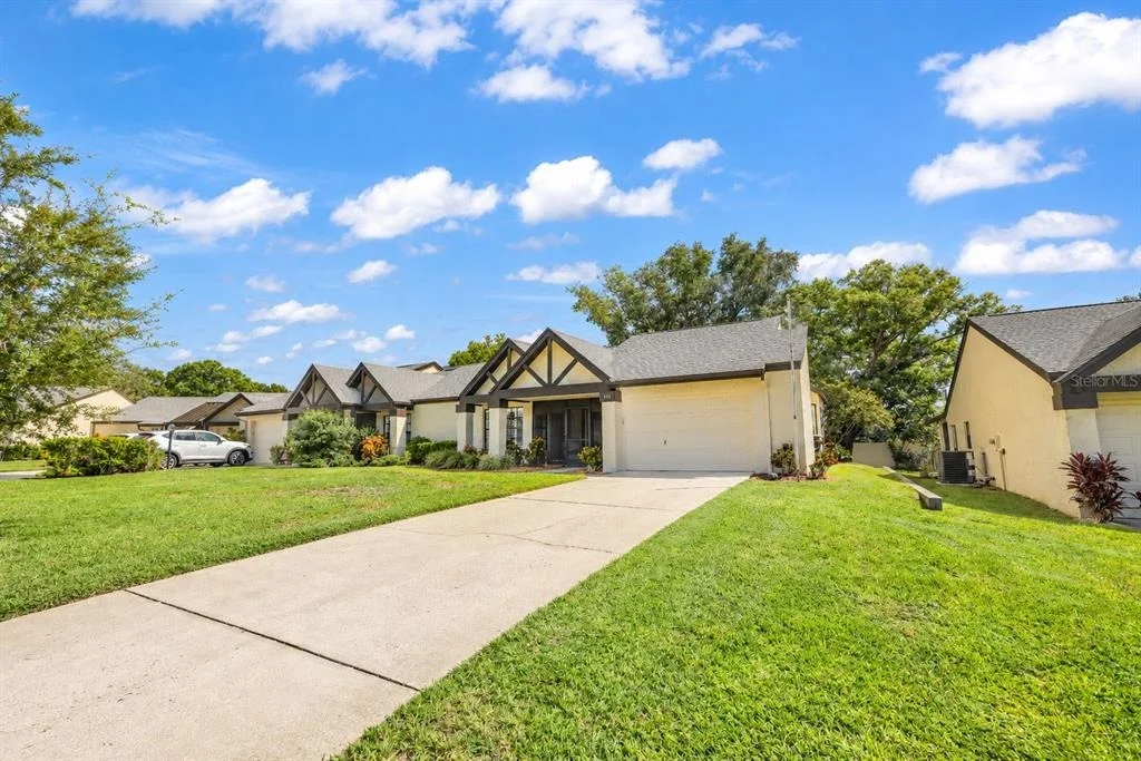 Photo of 913 SUTTON PLACE