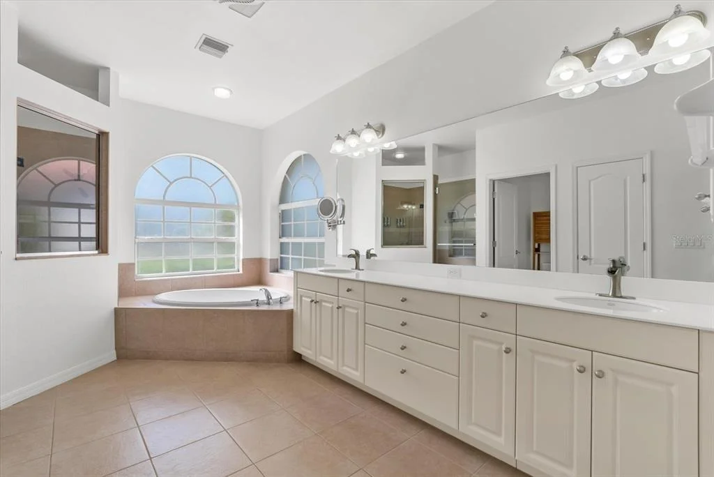 Photo of 4239 CORSO VENETIA BOULEVARD