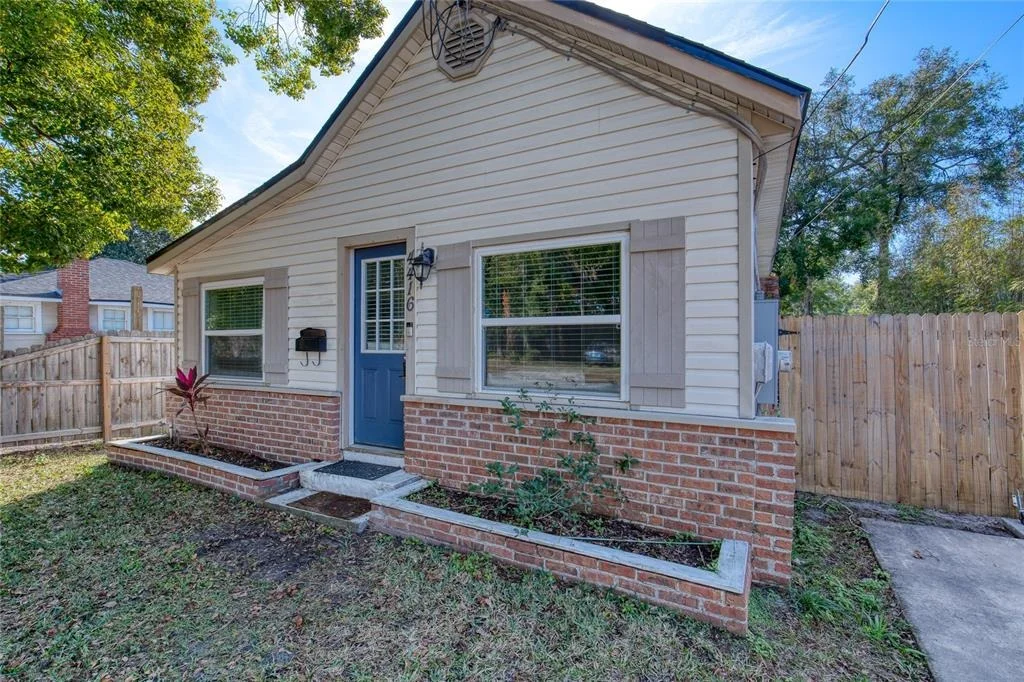 Photo of 4416 BEVERLY AVENUE