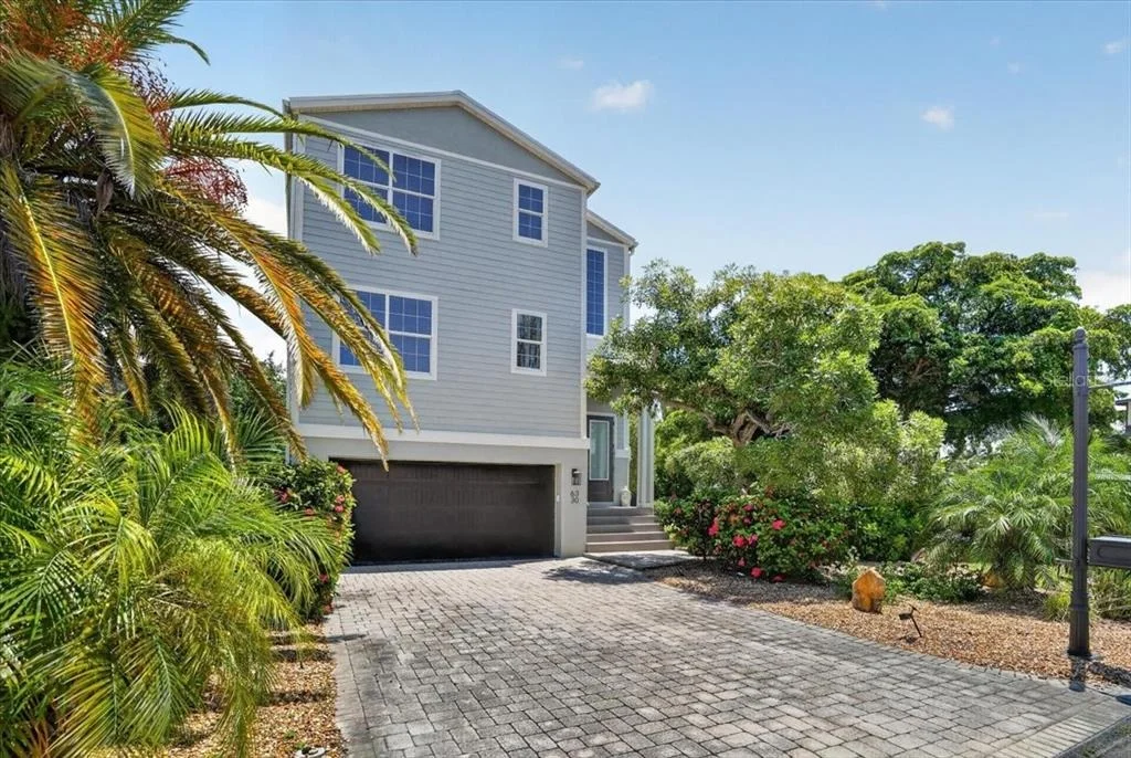 Photo of 6330 LAGUNA DRIVE