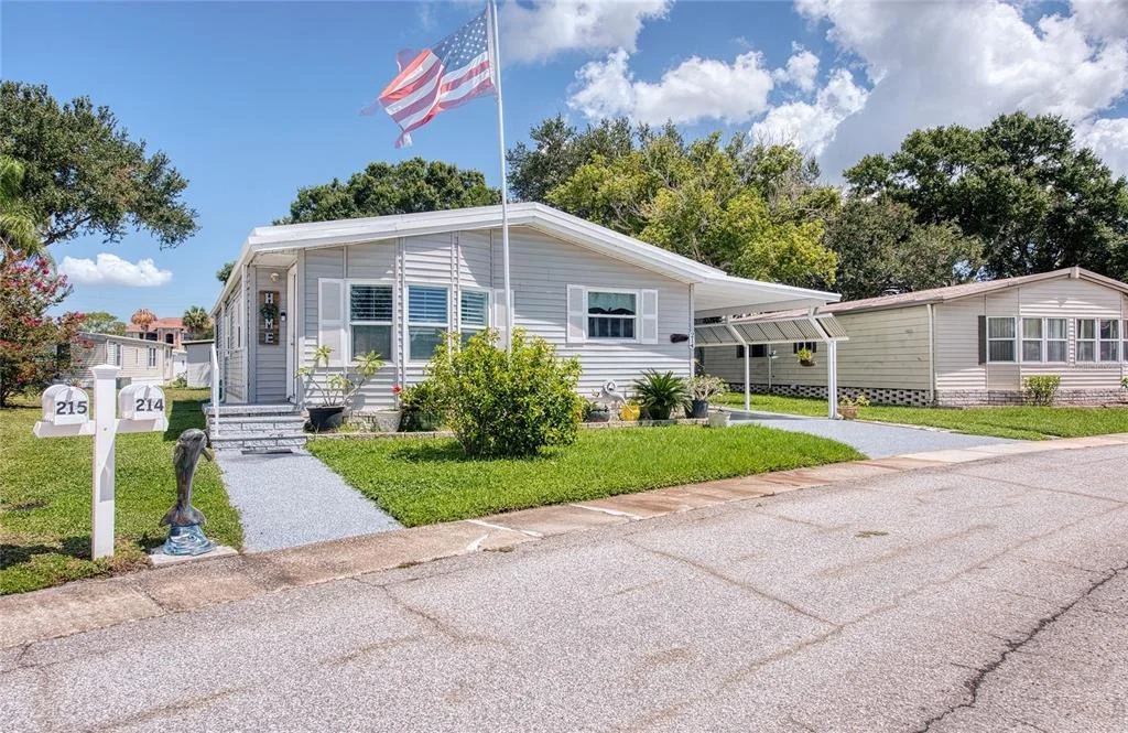 Photo of 214 DOLPHIN DRIVE N