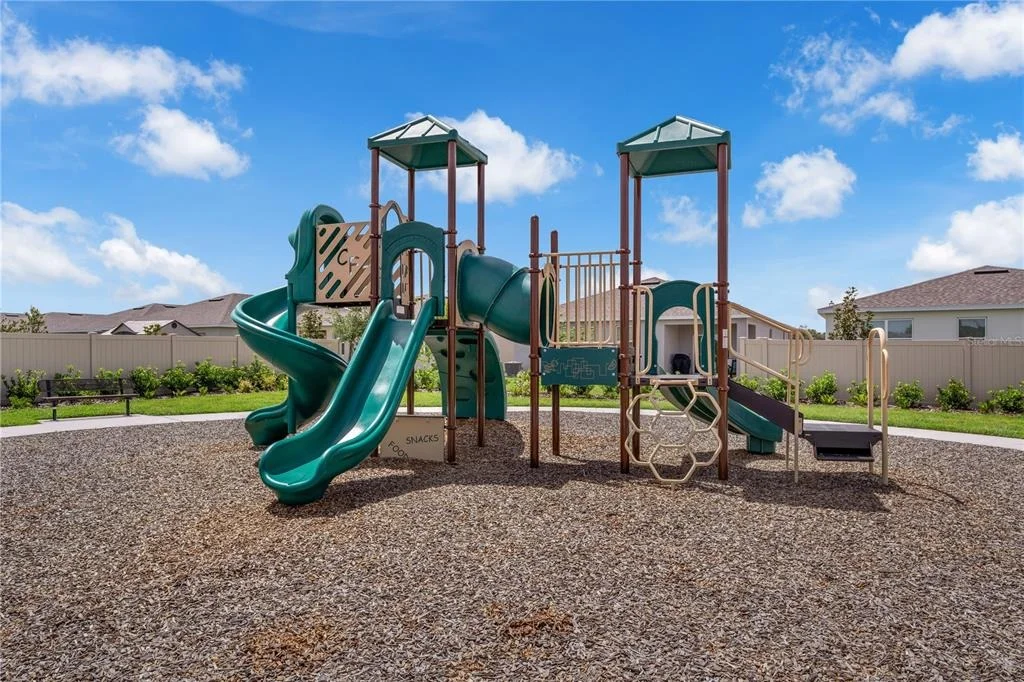 Photo of 5828 CLIFFBOW LOOP