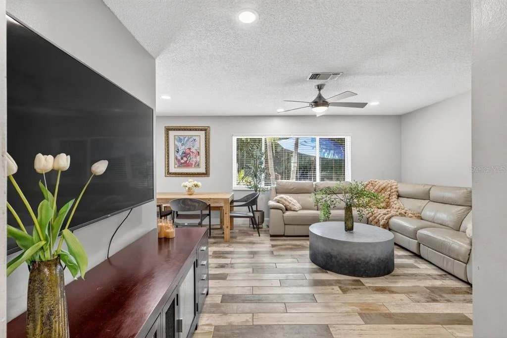 Photo of 1884 SOUTHPOINTE DRIVE