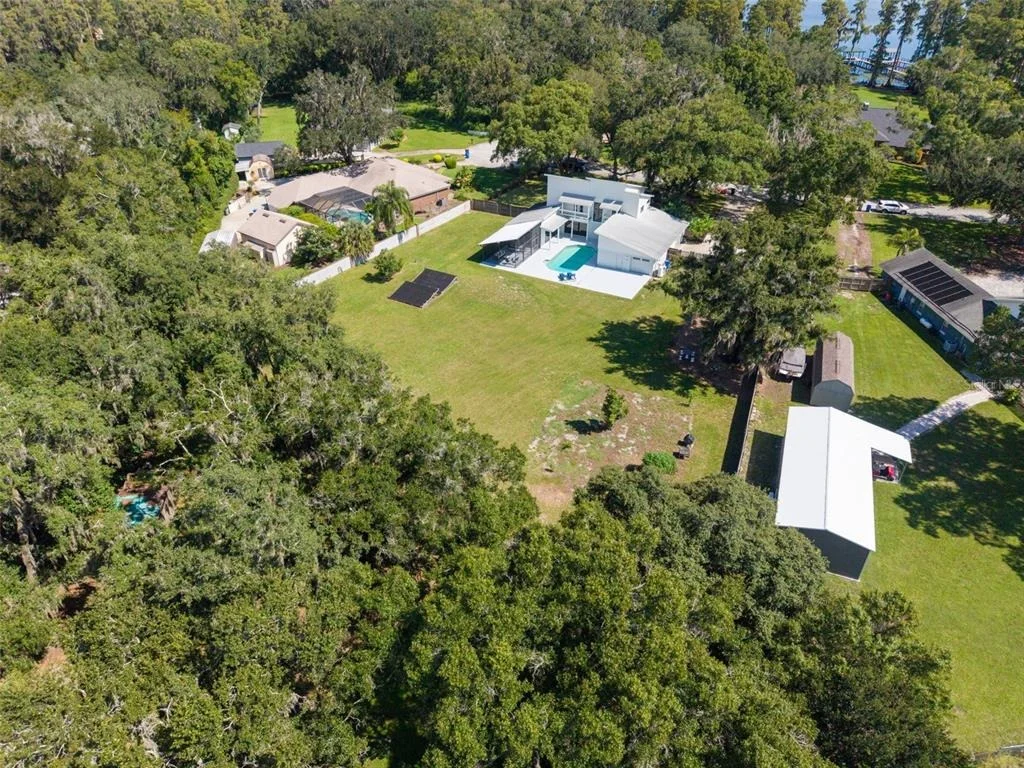 Photo of 810 WARREN ROAD