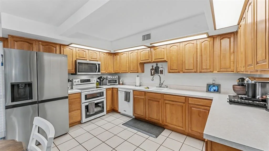 Photo of 680 SUNSET DRIVE